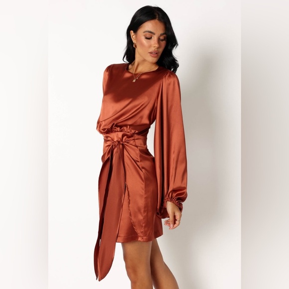 Petal & pup satin rust faux wrap long balloon sleeve mini dress nwot - Picture 3 of 5